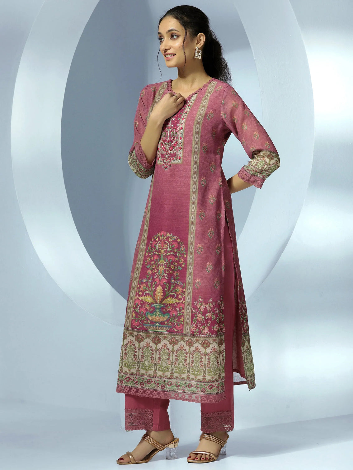 Mameraa Mauve Printed Cotton Blend Straight Suit With Dupatta