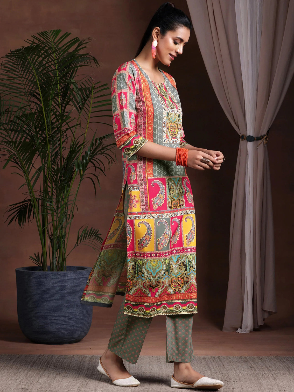 Mameraa Multi Printed Poly Crepe Straight Suit With Dupatta