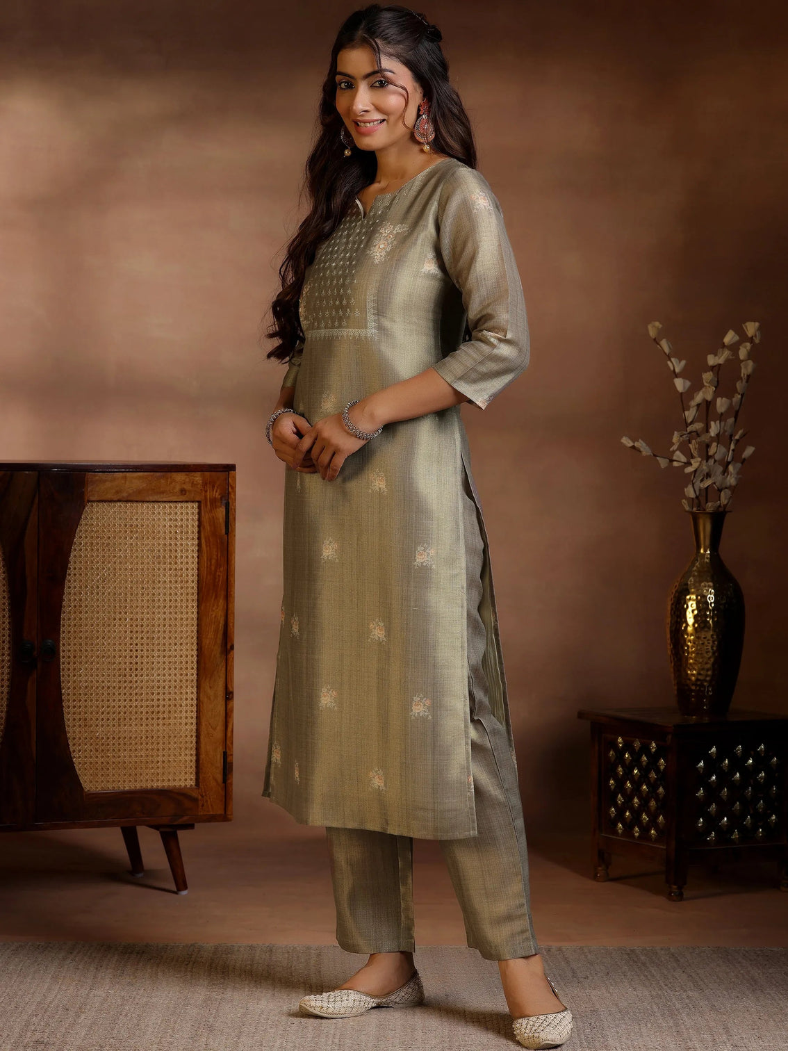 Mameraa Brown Printed Silk Straight Suit With Dupatta