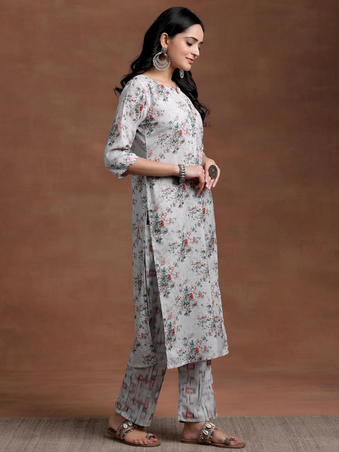 Mameraa Grey Printed Cotton Straight Suit With Dupatta