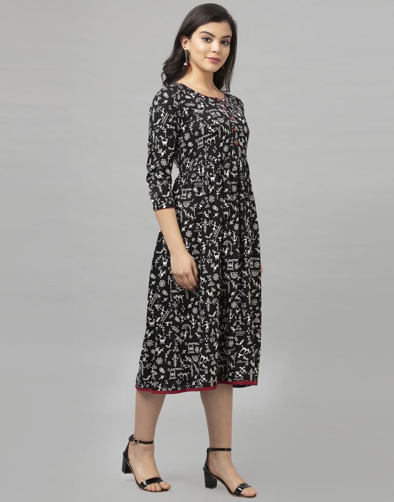 Sparkling Black Coloured Printed Rayon Kurti