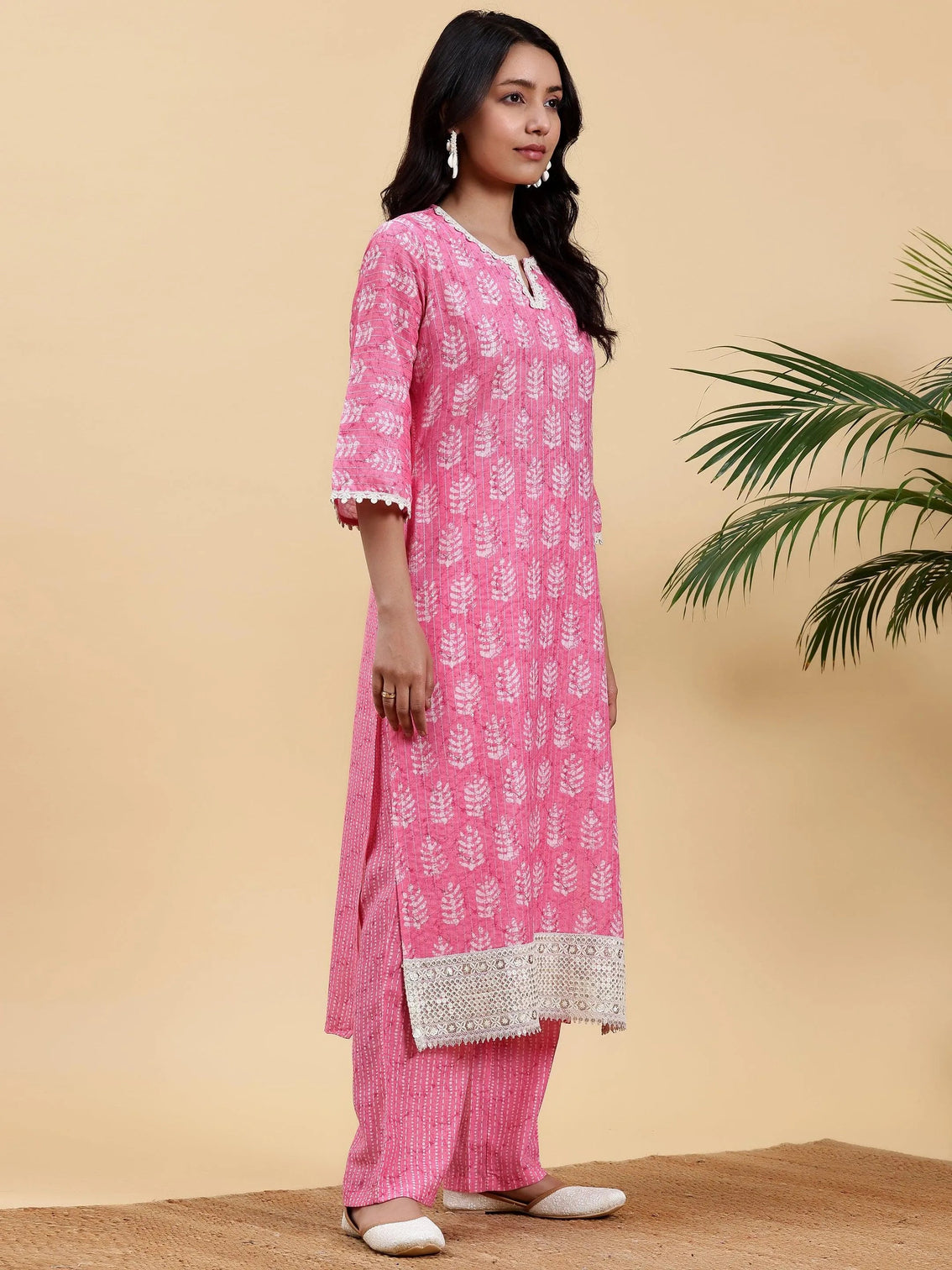 Mameraa Pink Printed Cotton Straight Kurta Set