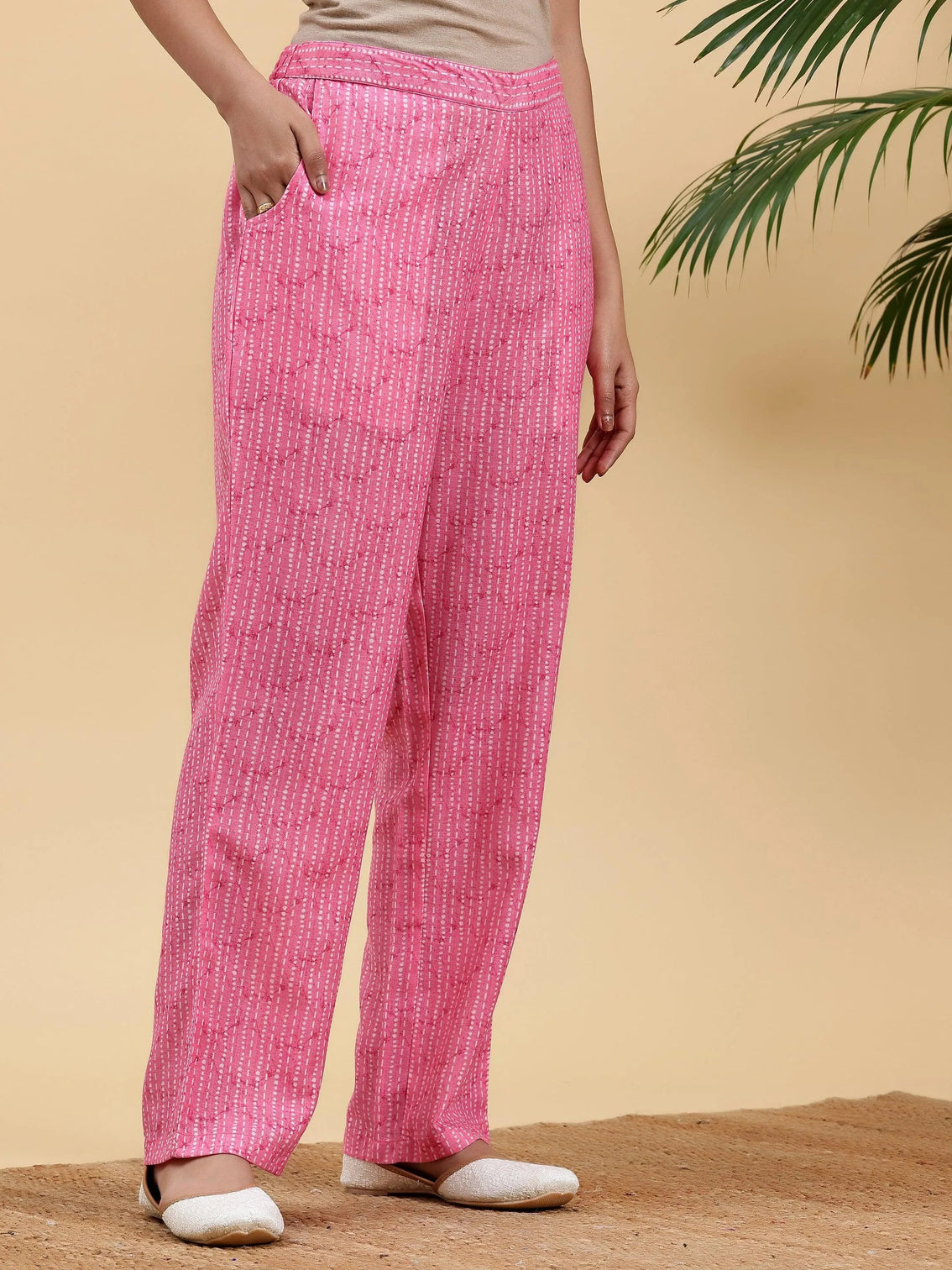 Mameraa Pink Printed Cotton Straight Kurta Set