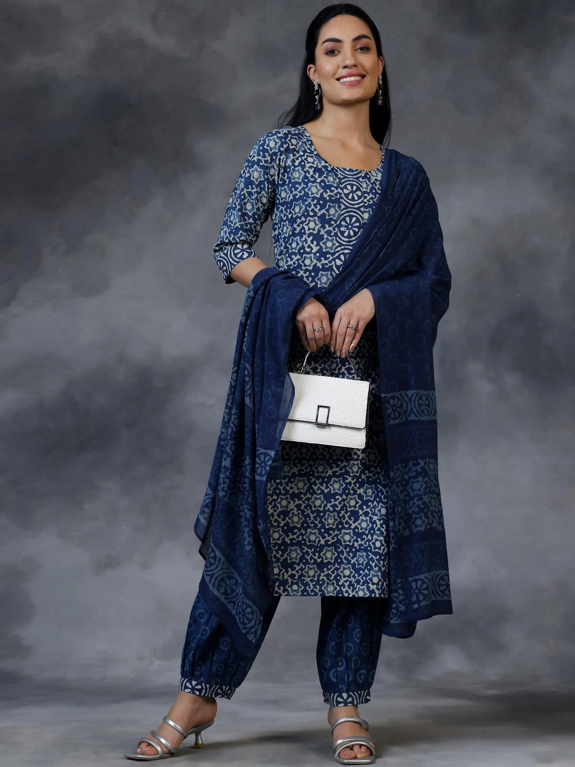 Mameraa Blue Printed Cotton Straight Suit With Dupatta