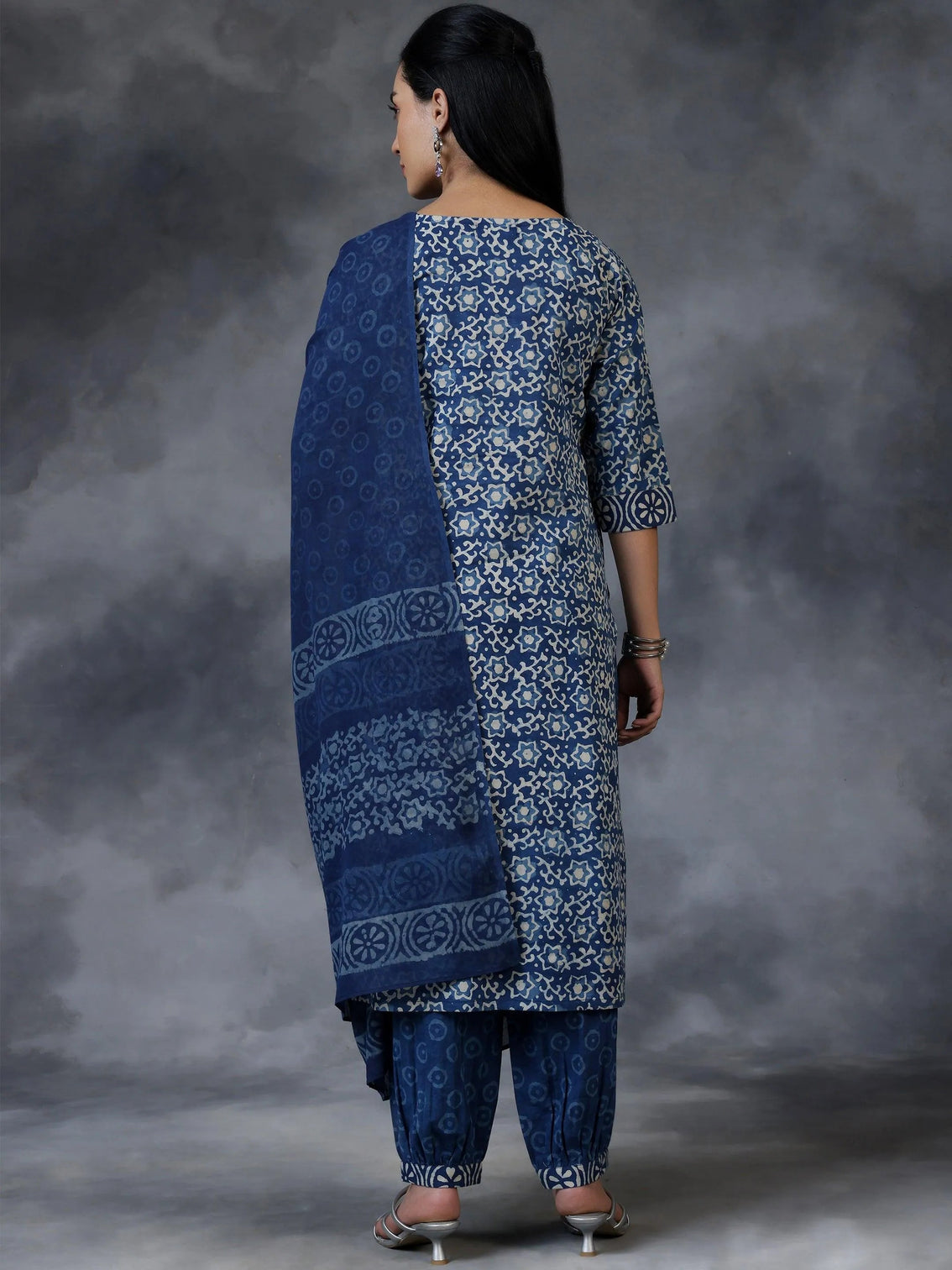 Mameraa Blue Printed Cotton Straight Suit With Dupatta