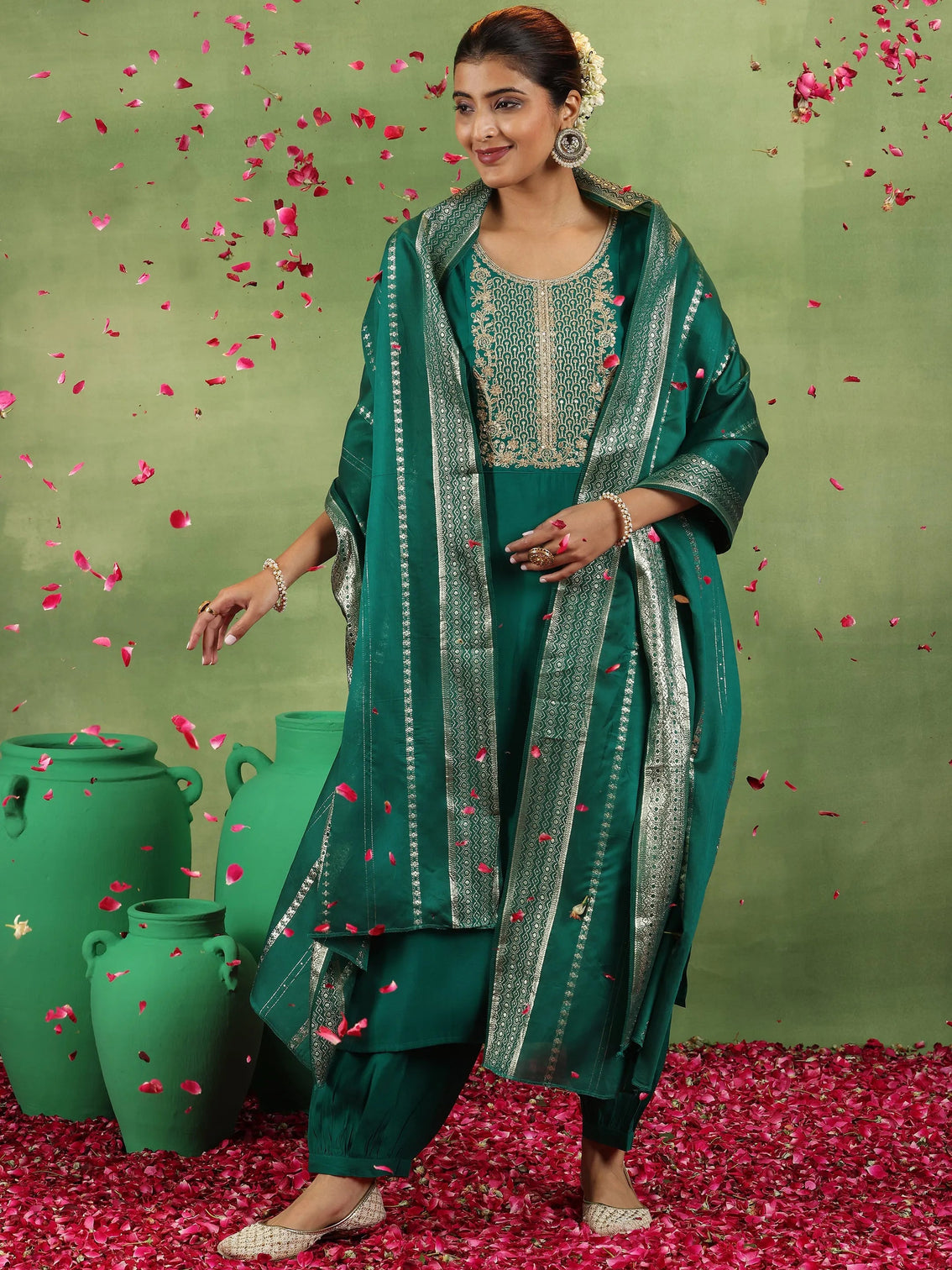 Mameraa Green Yoke Design Straight Suit With Dupatta