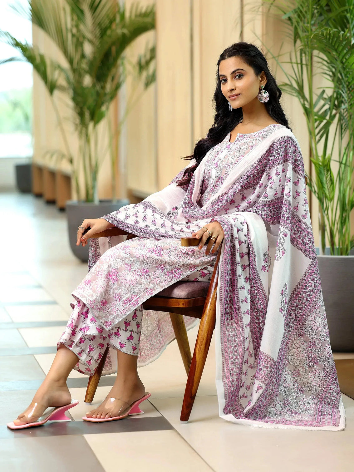 Mameraa Pink Printed Cotton Straight Suit With Dupatta