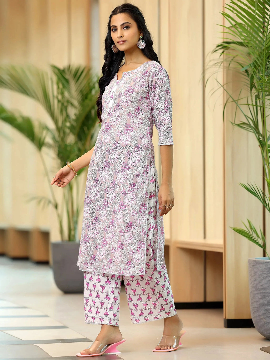 Mameraa Pink Printed Cotton Straight Suit With Dupatta