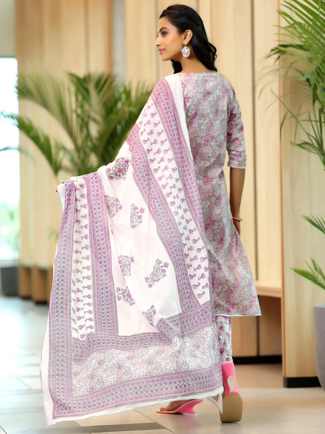 Mameraa Pink Printed Cotton Straight Suit With Dupatta