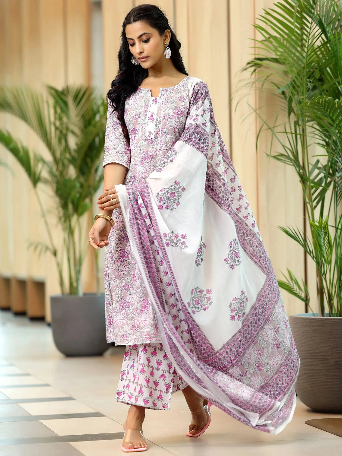 Mameraa Pink Printed Cotton Straight Suit With Dupatta