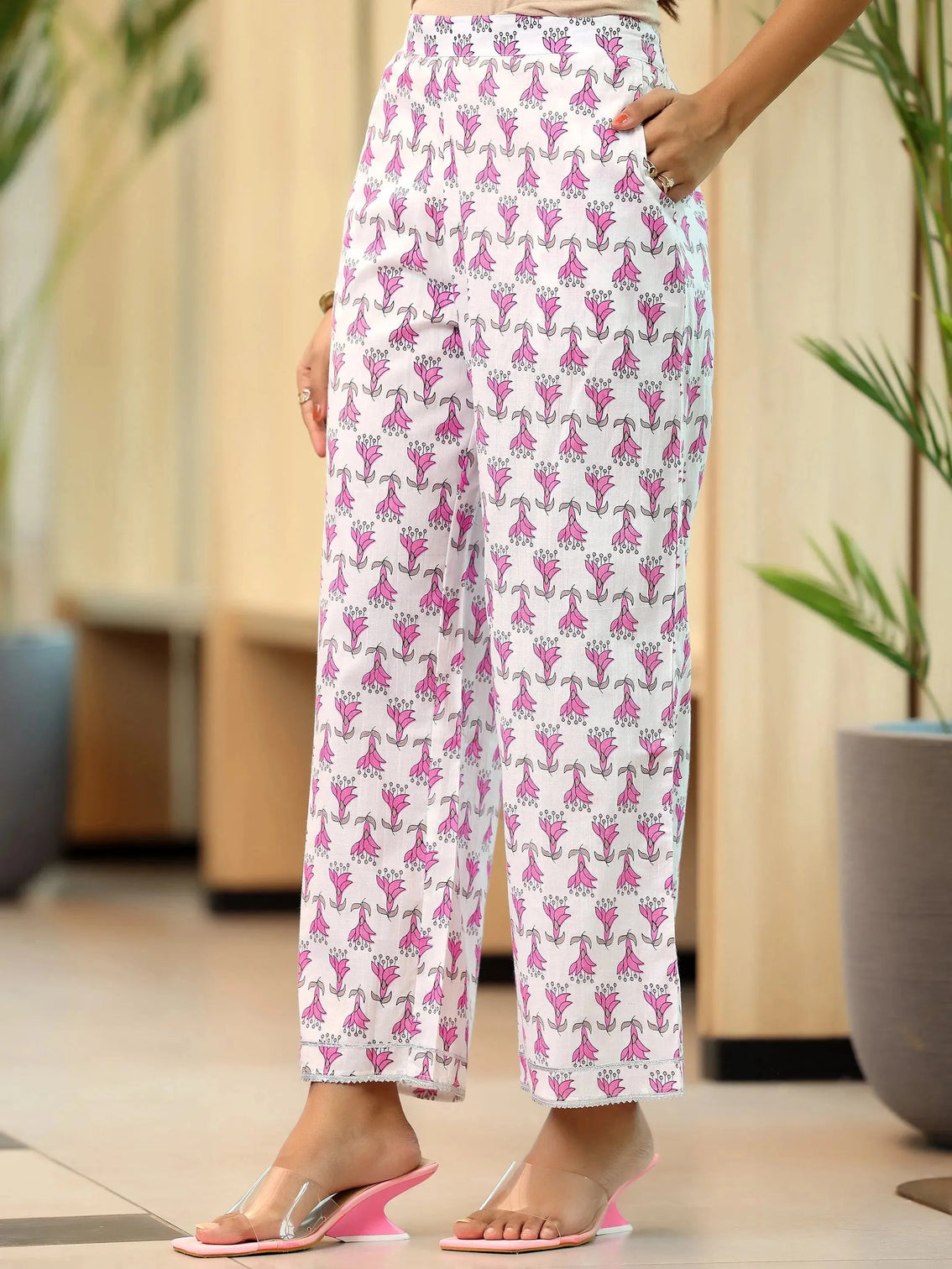 Mameraa Pink Printed Cotton Straight Suit With Dupatta