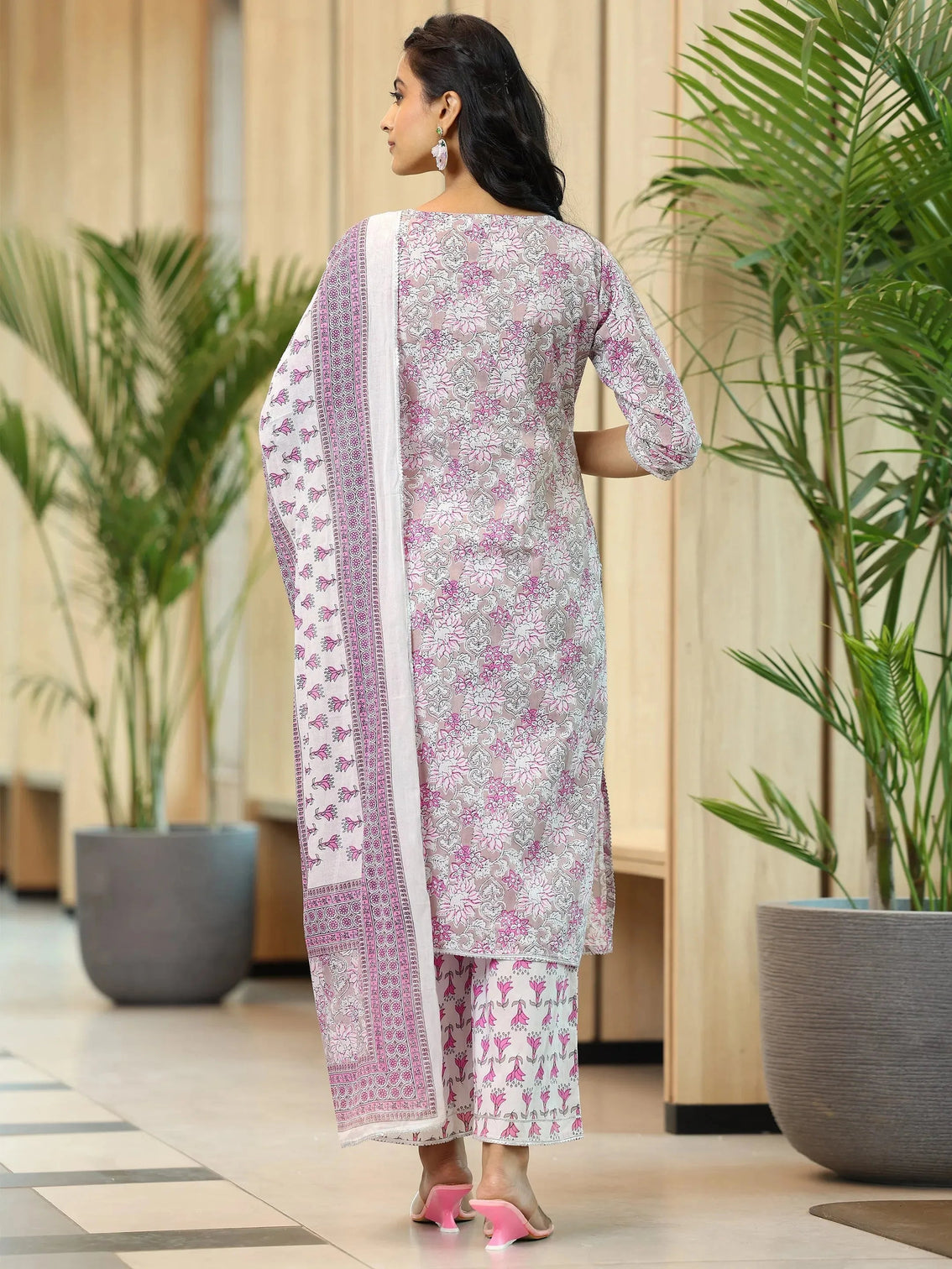 Mameraa Pink Printed Cotton Straight Suit With Dupatta