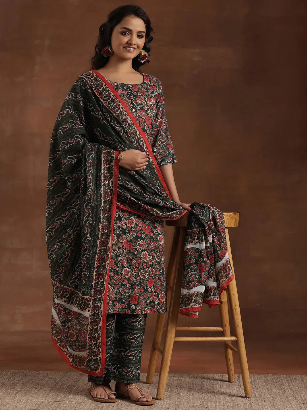 Mameraa Green Printed Cotton Straight Suit With Dupatta