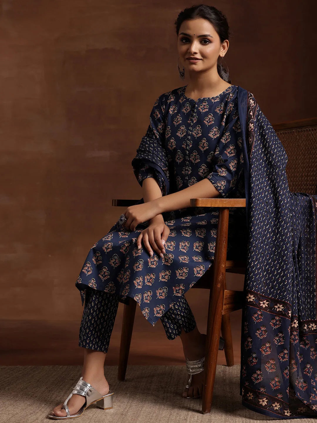 Mameraa Blue Printed Cotton Straight Suit With Dupatta
