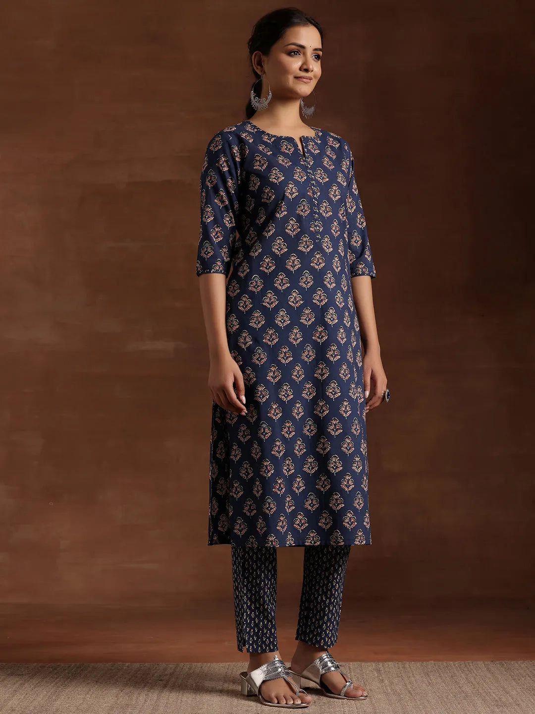 Mameraa Blue Printed Cotton Straight Suit With Dupatta