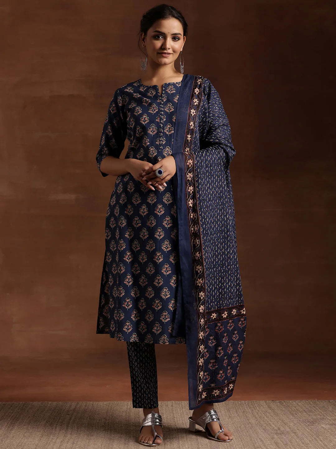 Mameraa Blue Printed Cotton Straight Suit With Dupatta