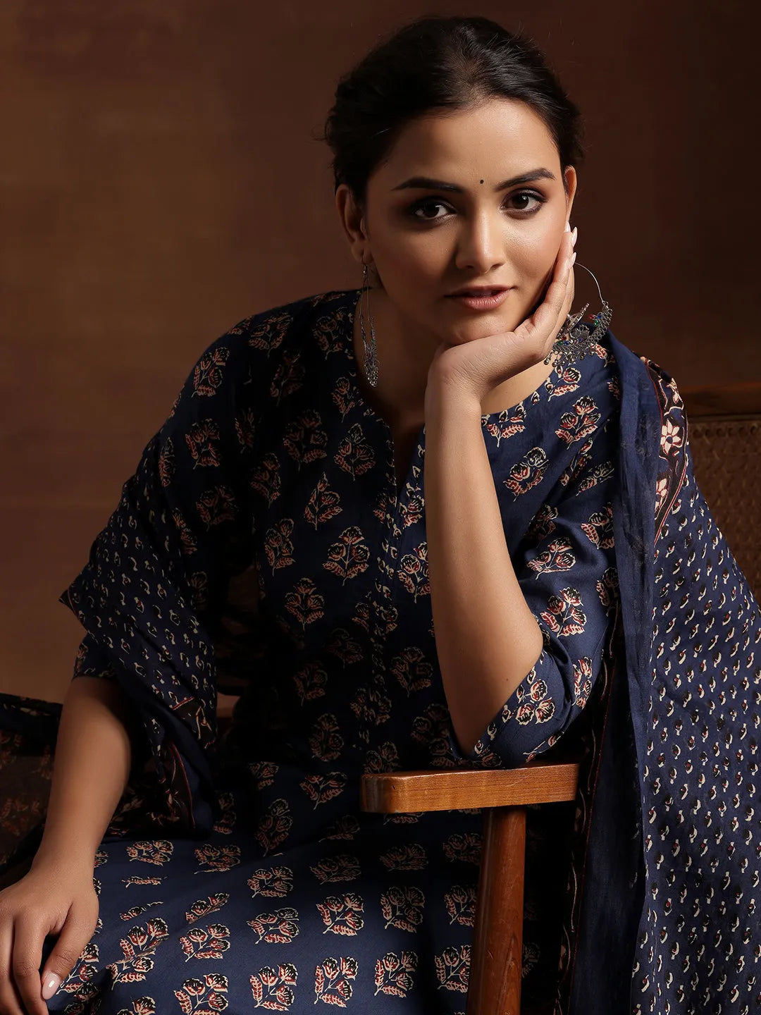 Mameraa Blue Printed Cotton Straight Suit With Dupatta