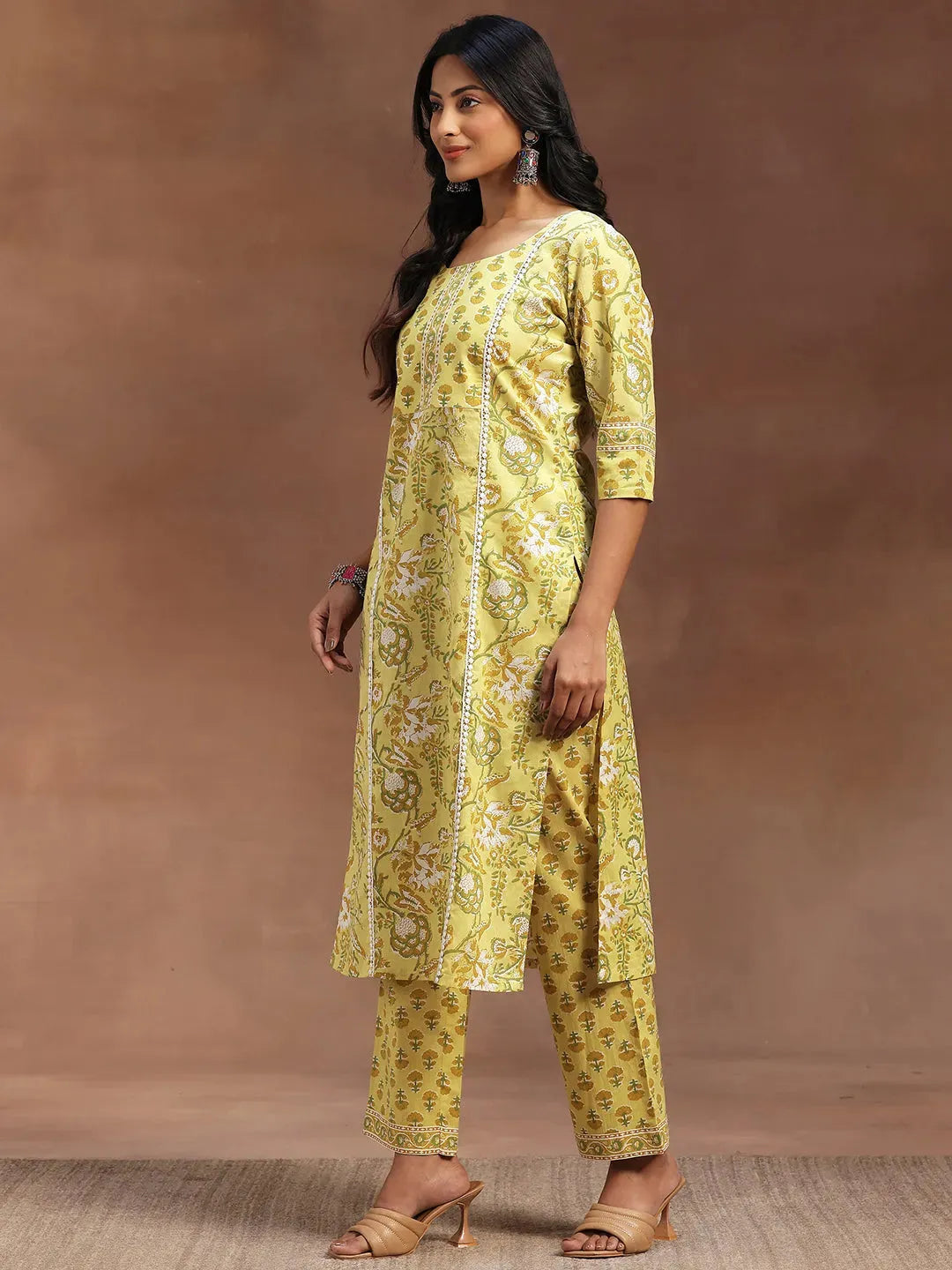 Mameraa Yellow Printed Cotton Straight Suit With Dupatta