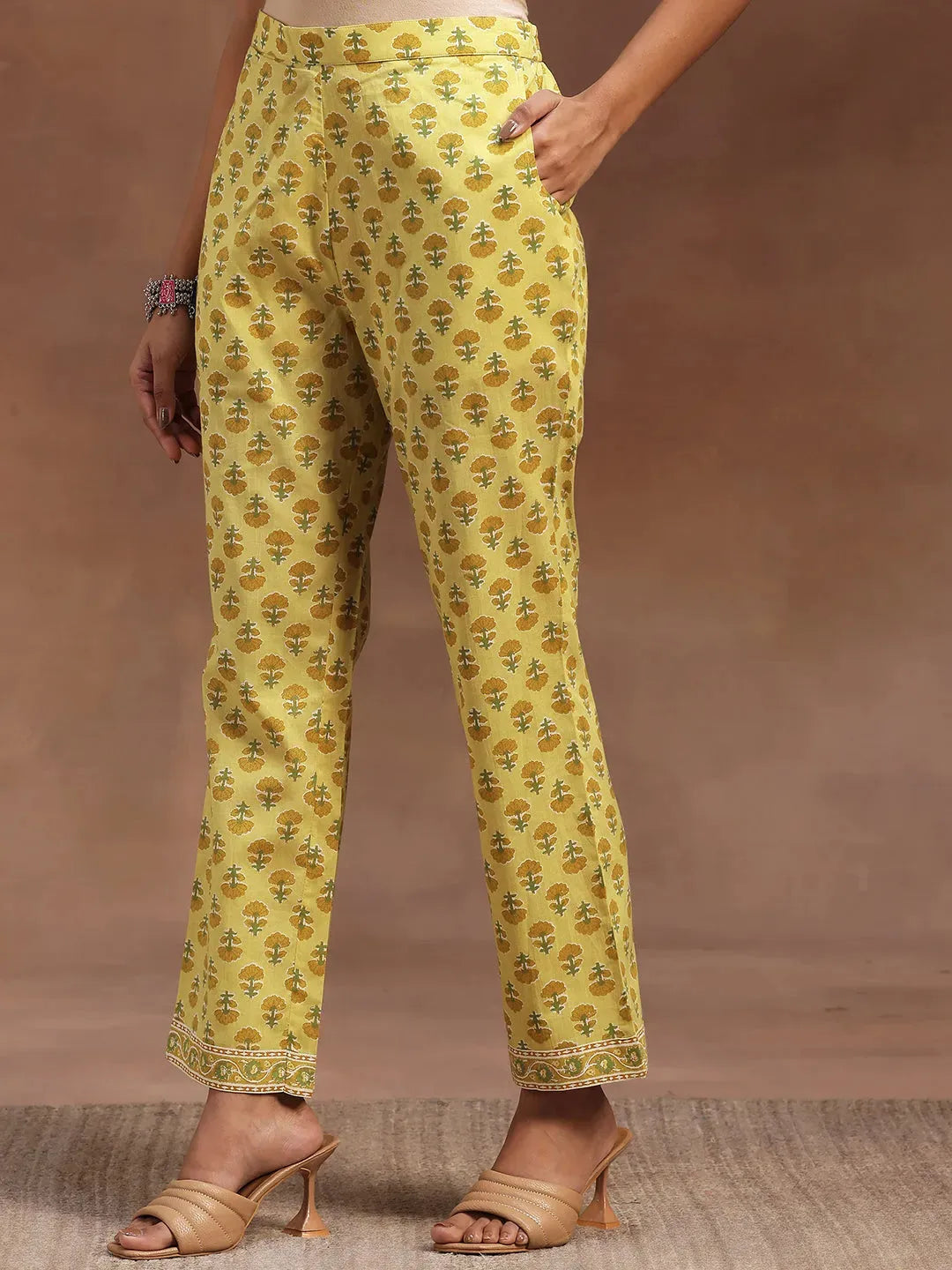 Mameraa Yellow Printed Cotton Straight Suit With Dupatta