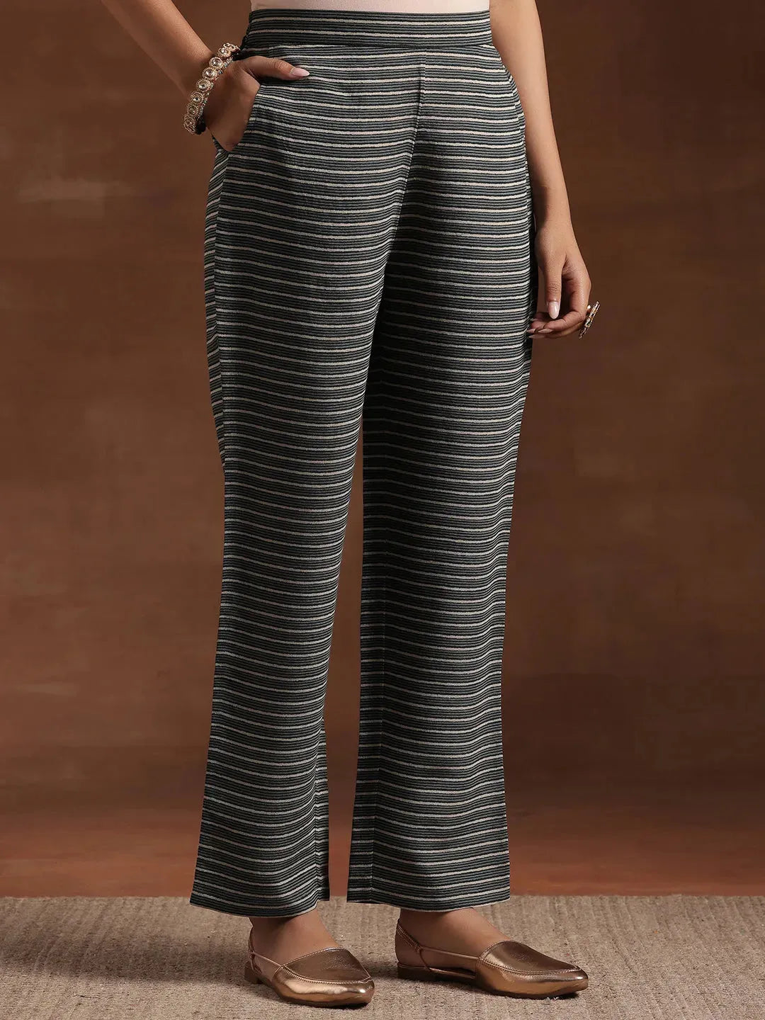 Mameraa Green Printed A-Line Kurta With Trousers & Dupatta