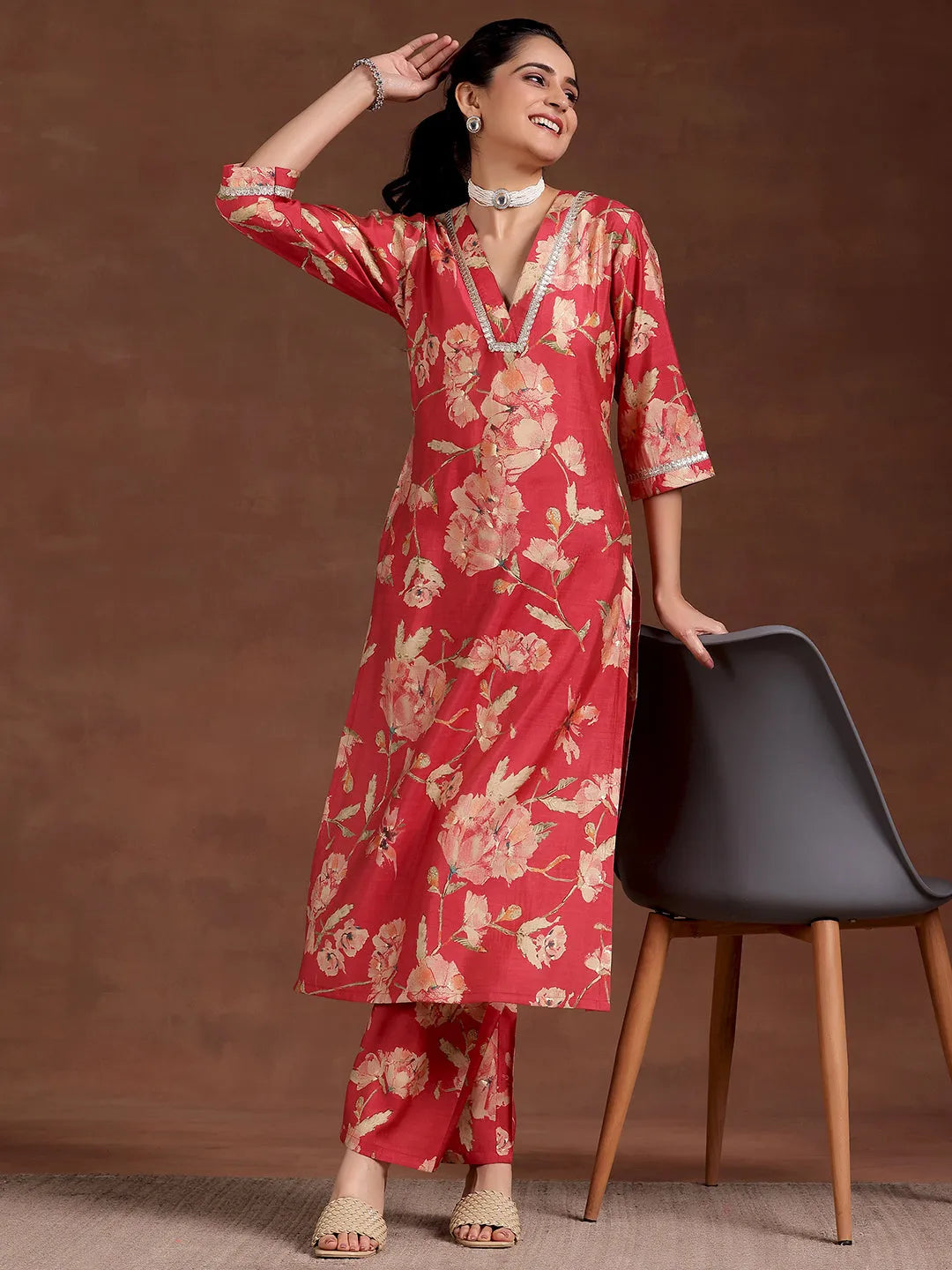 Mameraa Red Printed Silk Blend Straight Kurta Set