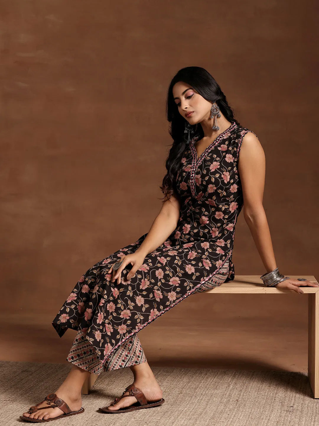 Mameraa Black Printed Cotton Straight Kurta Set