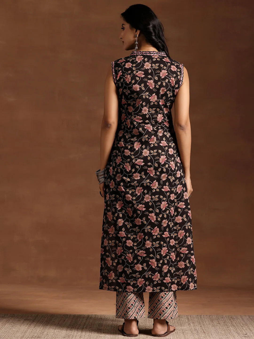 Mameraa Black Printed Cotton Straight Kurta Set