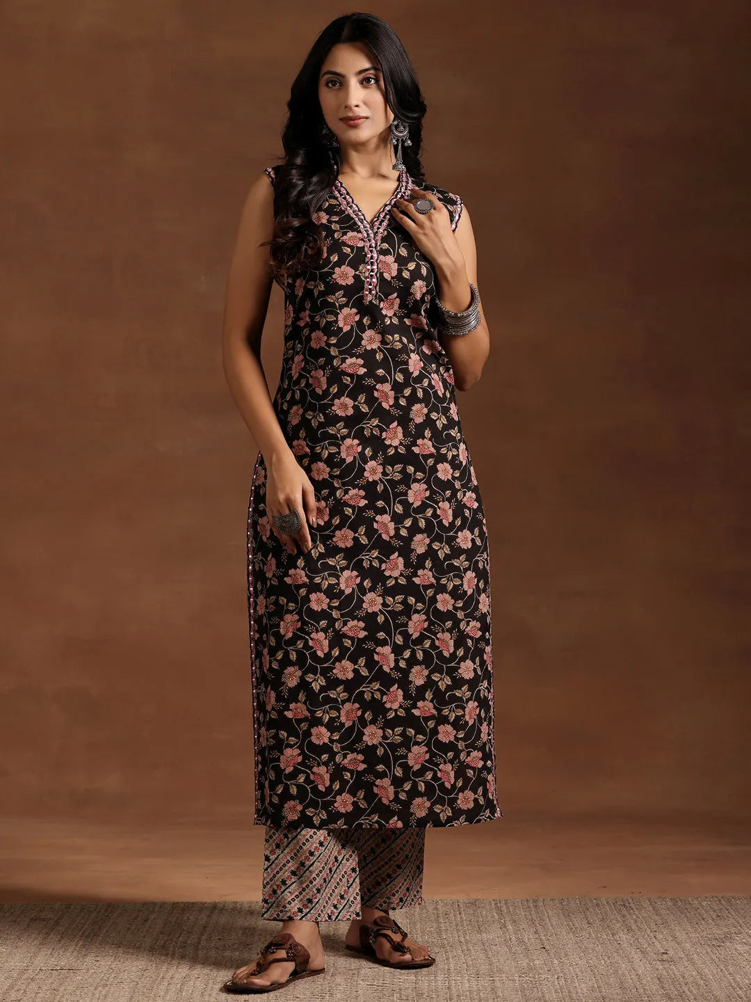 Mameraa Black Printed Cotton Straight Kurta Set