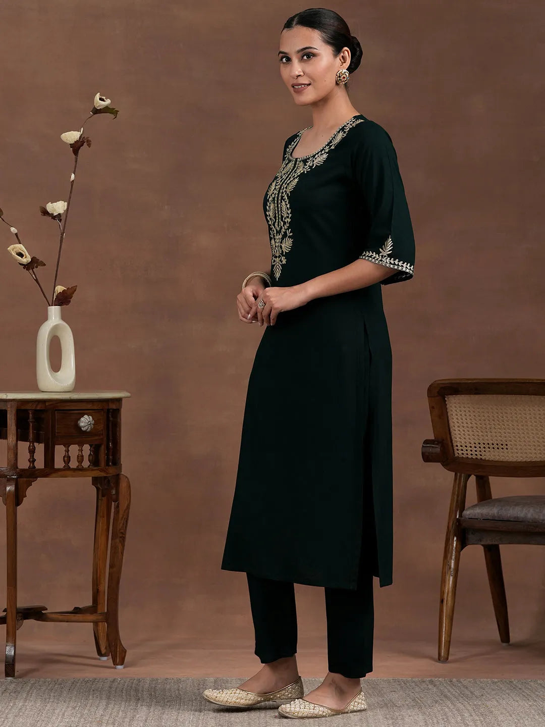 Mameraa Green Yoke Design Rayon Straight Kurta Set