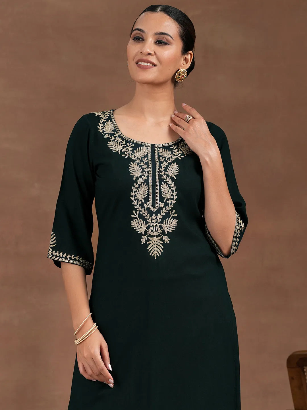 Mameraa Green Yoke Design Rayon Straight Kurta Set