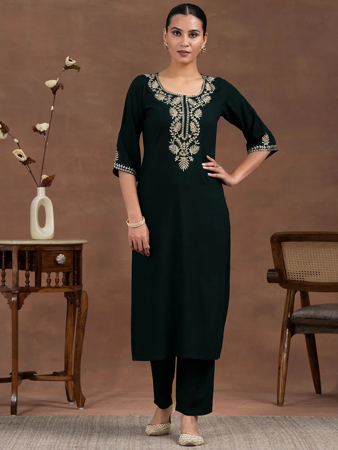 Mameraa Green Yoke Design Rayon Straight Kurta Set