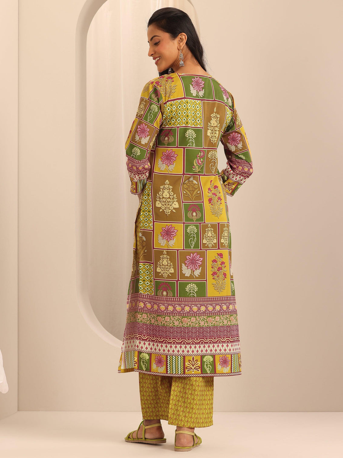 Mameraa Multi Printed Poly Crepe Straight Kurta Set