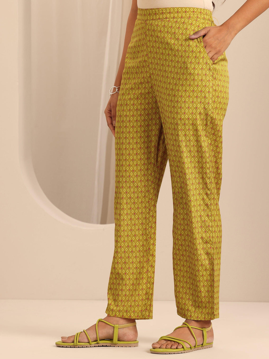 Mameraa Multi Printed Poly Crepe Straight Kurta Set