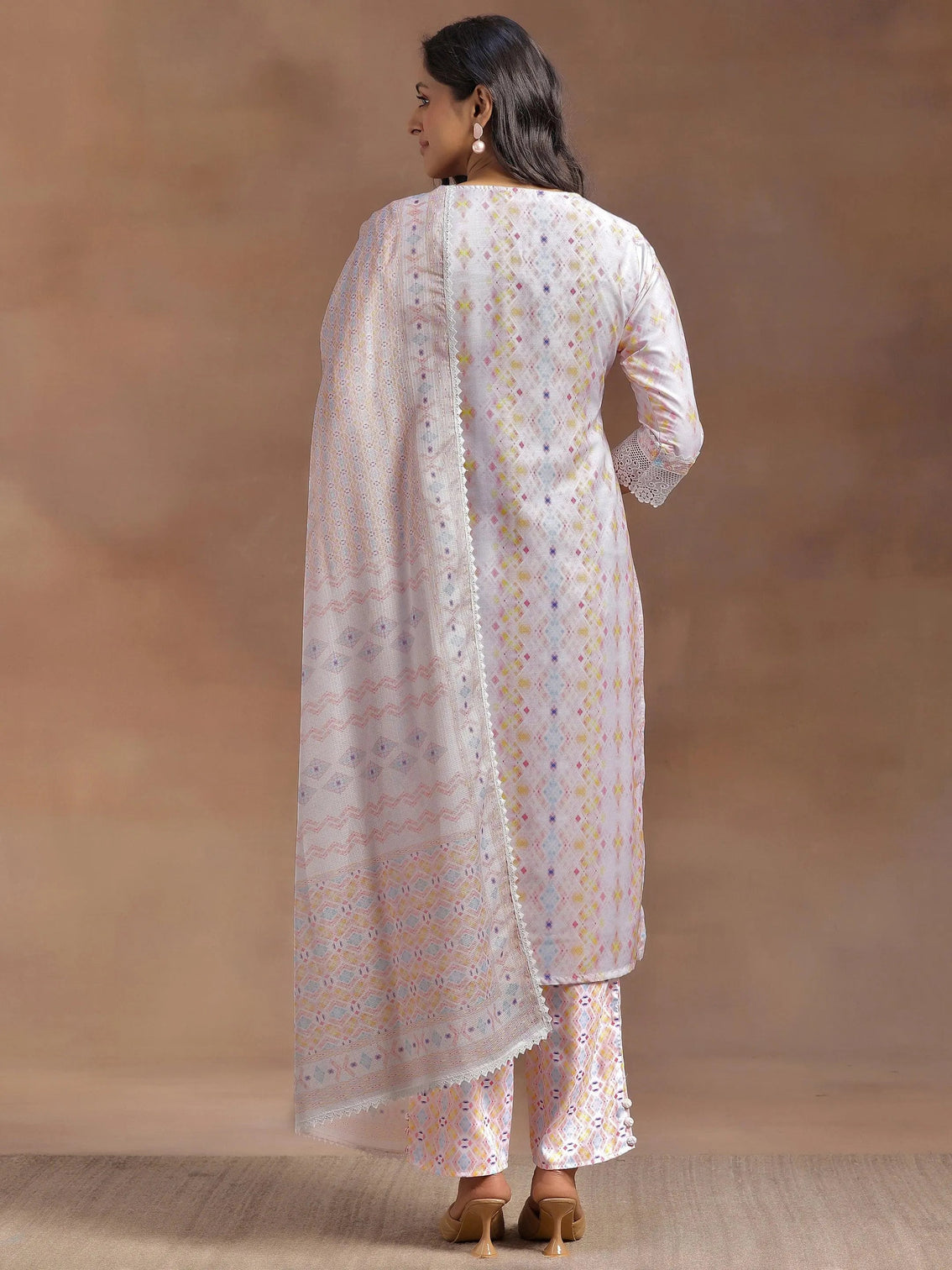 Mameraa Peach Embroidered Cotton Blend Straight Suit With Dupatta