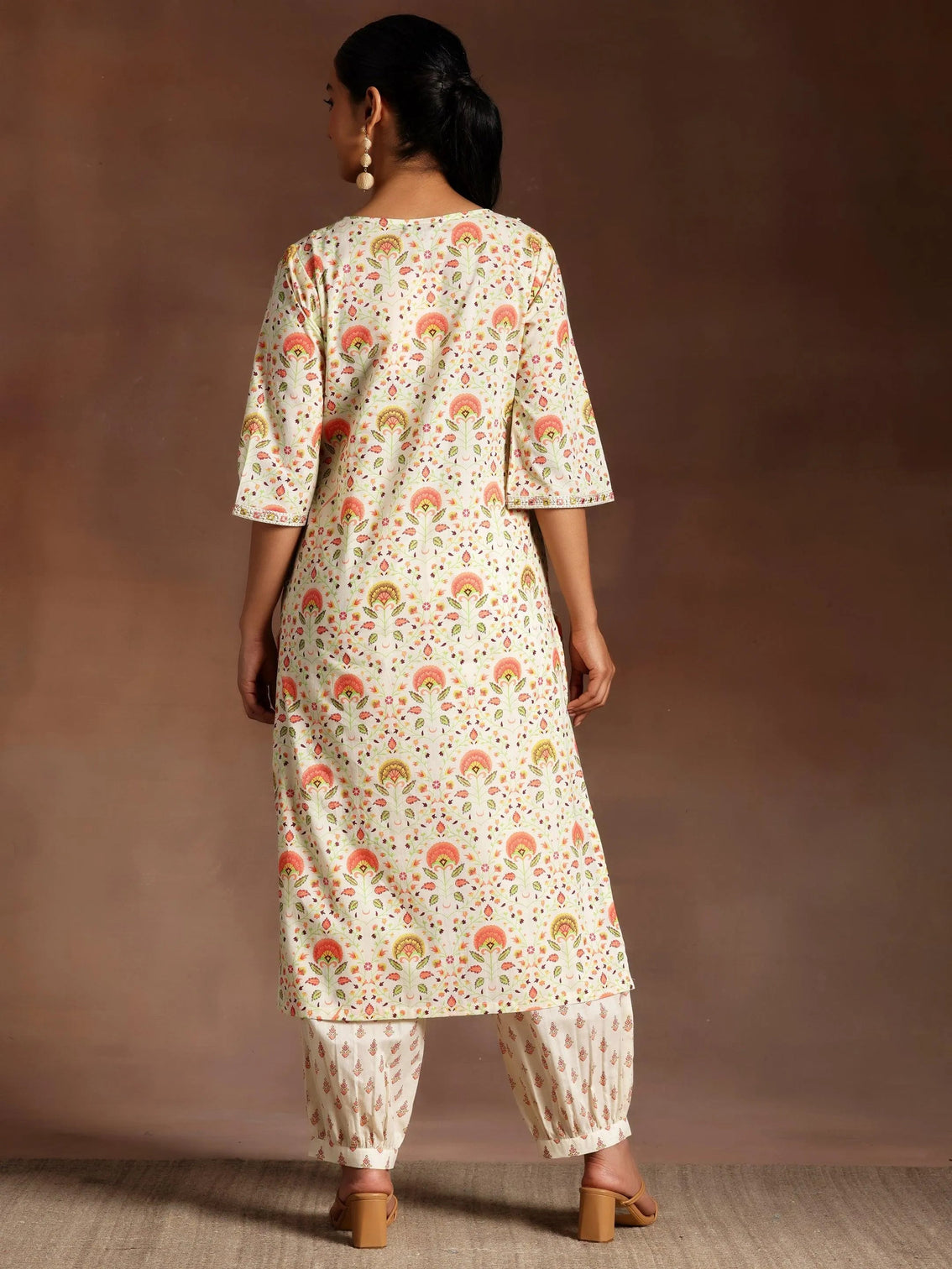 Mameraa Off White Printed Cotton Straight Kurta Set
