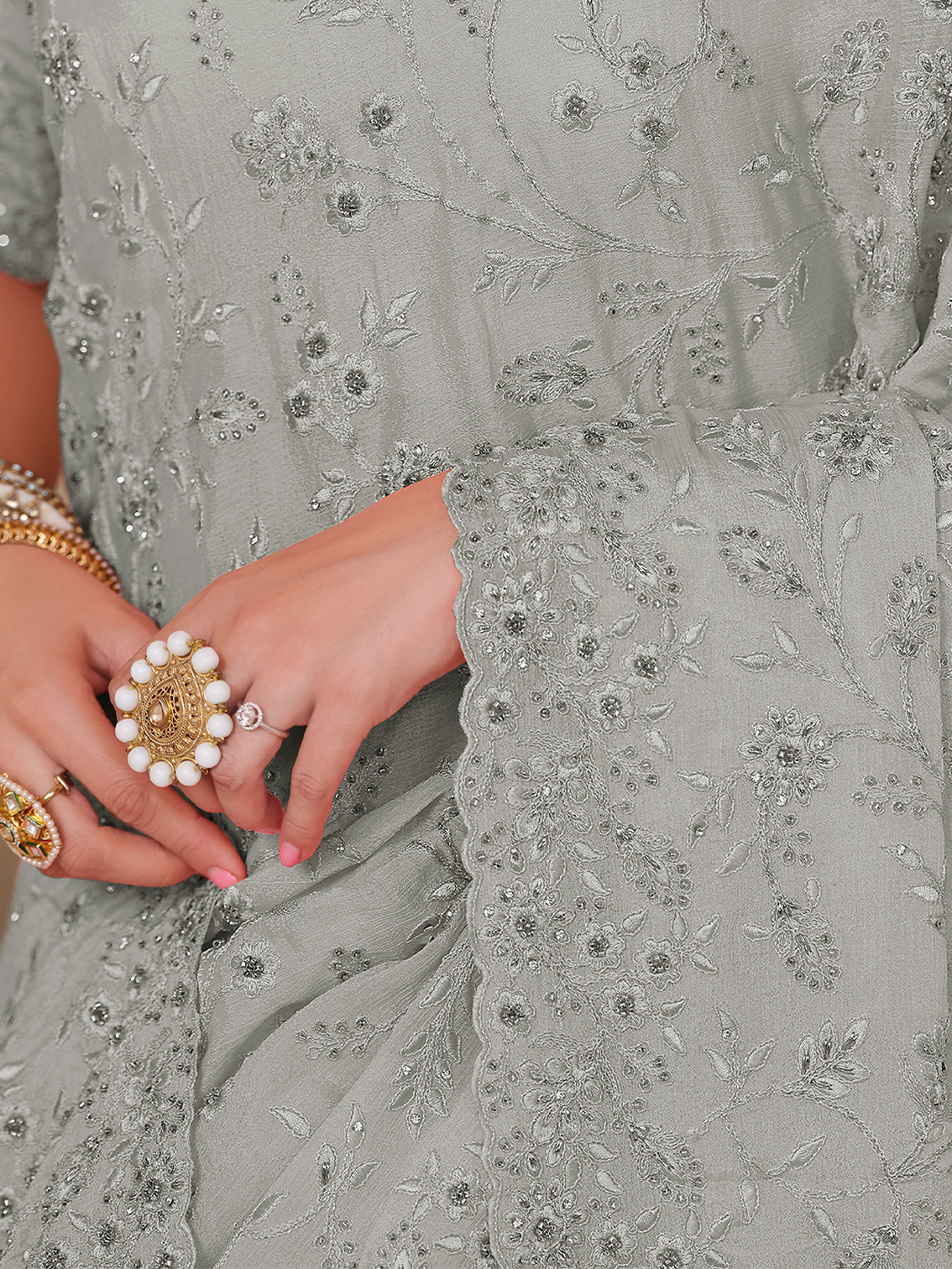 Grey Chiffon Saree With Unstitched Blouse