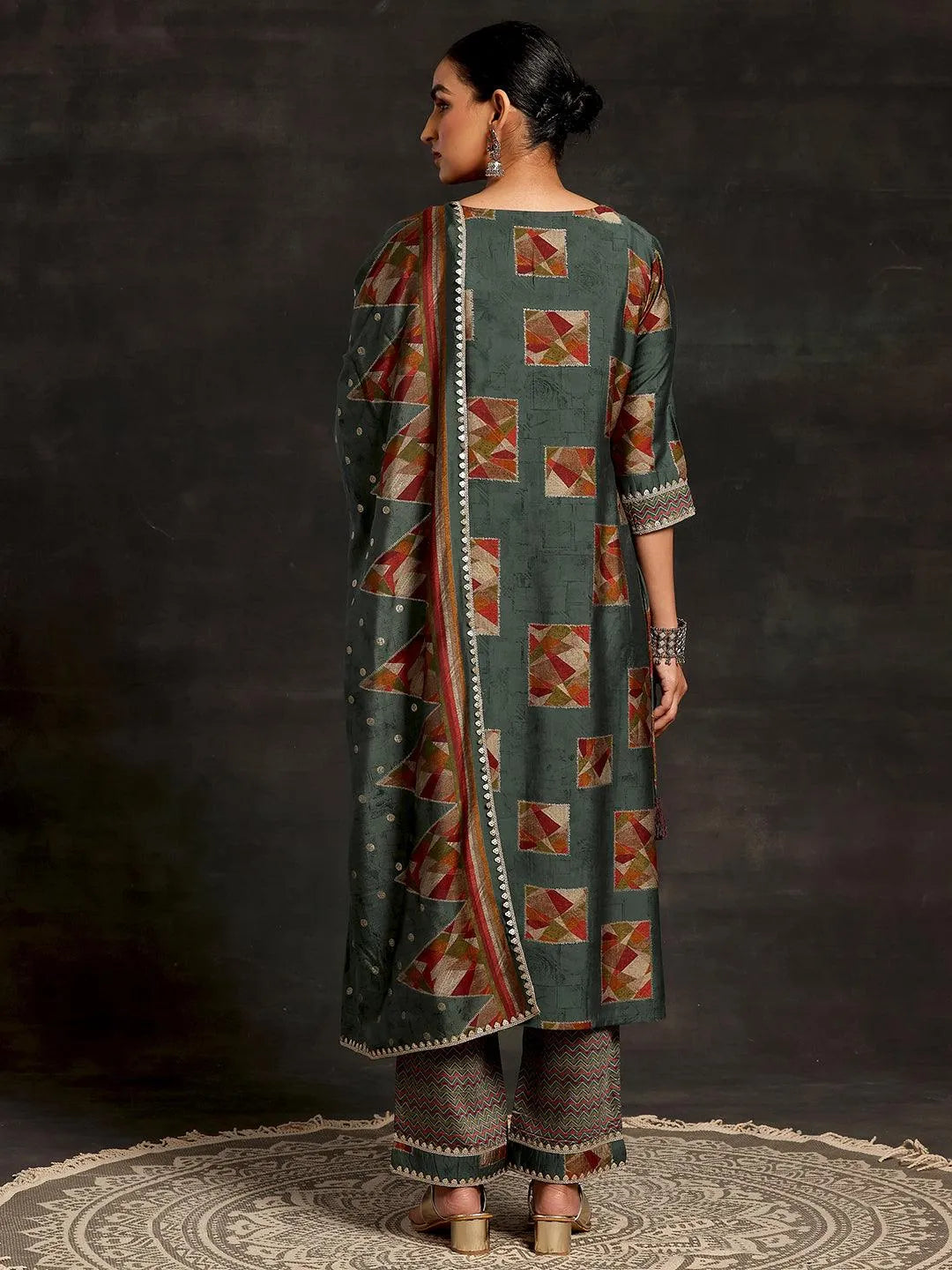 Mameraa Green Printed Straight Suit With Dupatta