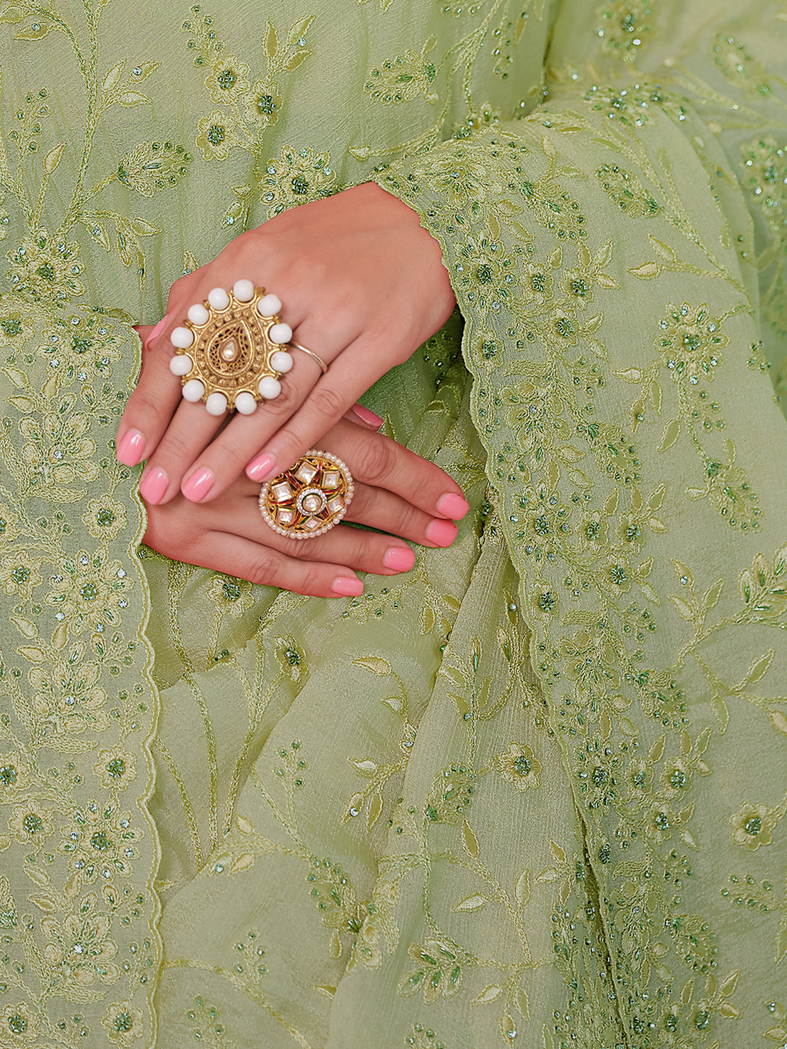 Green Chiffon Saree With Unstitched Blouse