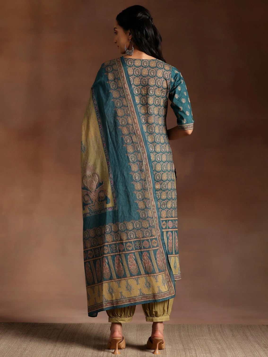 Mameraa Multicoloured Printed Crepe Straight Suit With Dupatta