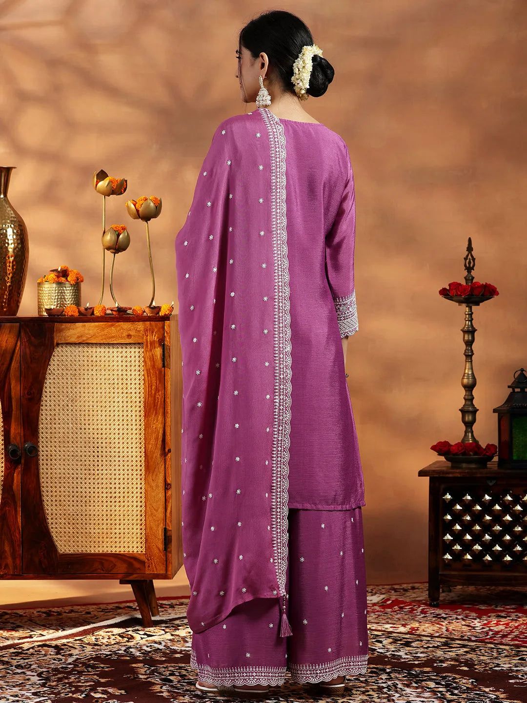 Mameraa Mauve Embroidered Silk Blend Straight Suit With Dupatta