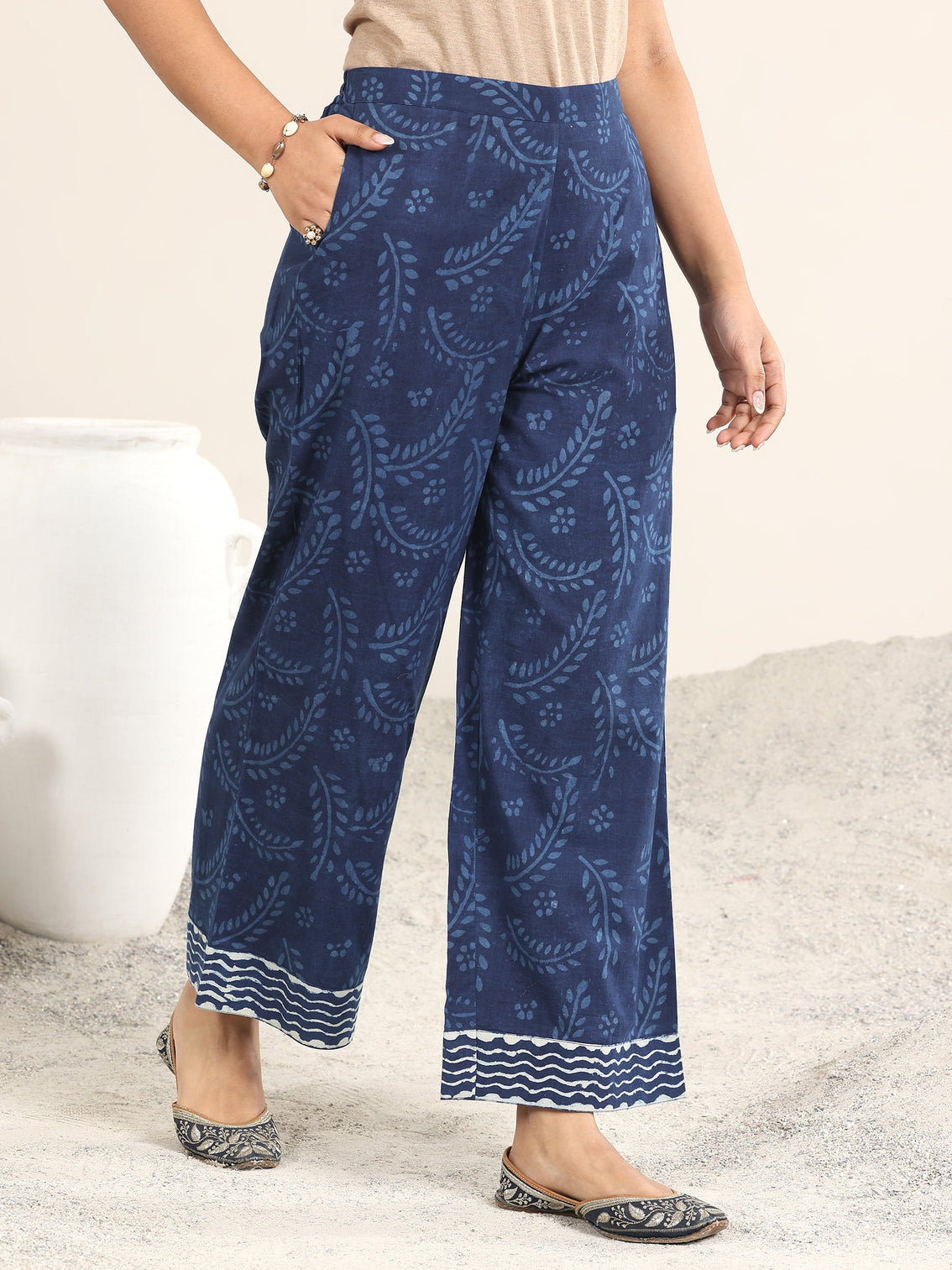 Mameraa Indigo Printed Cotton Straight Suit With Dupatta