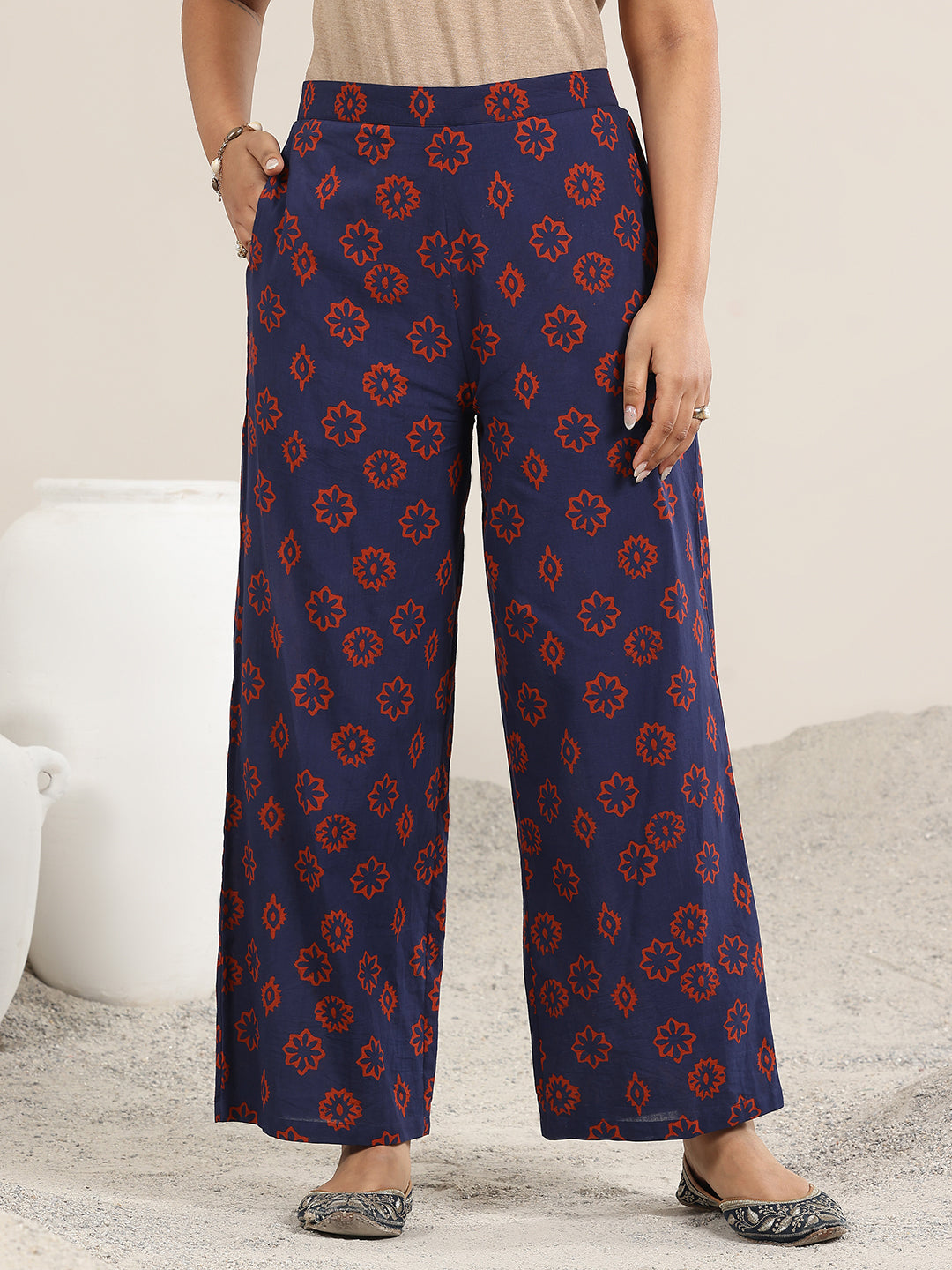 Mameraa Blue Printed Cotton Straight Suit With Dupatta
