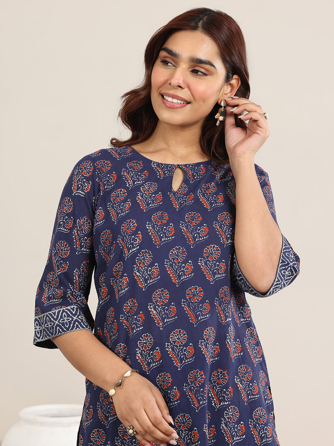 Mameraa Blue Printed Cotton Straight Suit With Dupatta