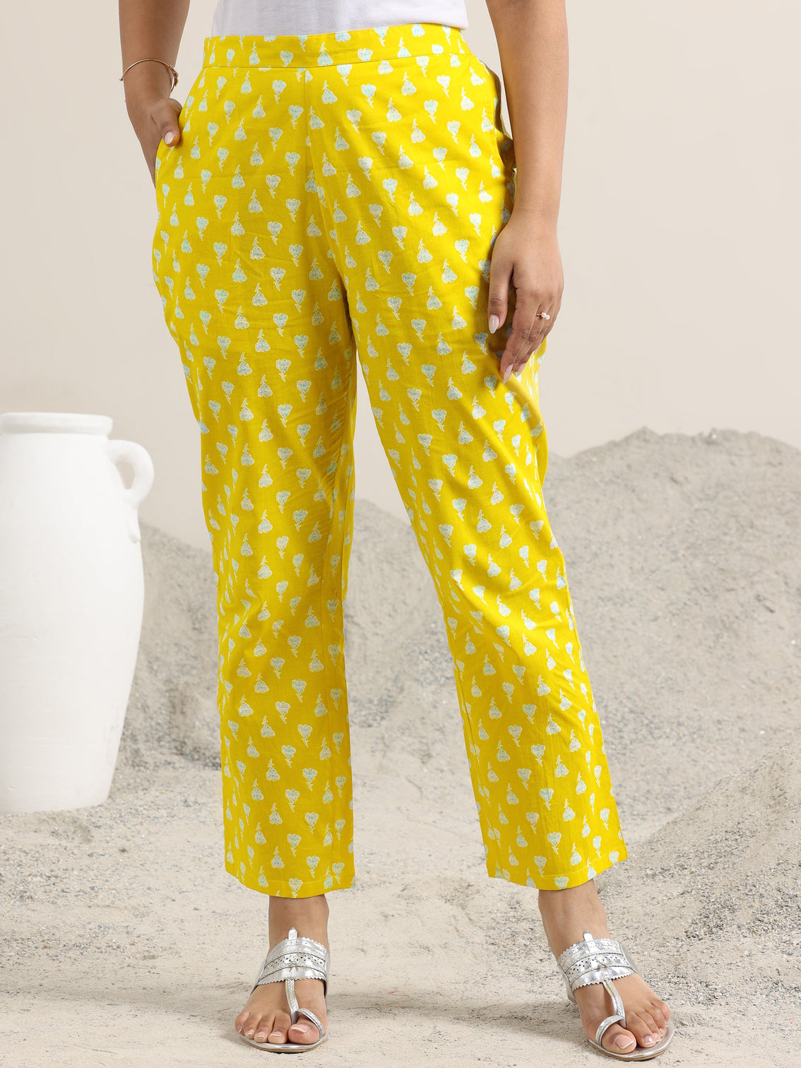 Mameraa Yellow Printed Cotton Straight Suit With Dupatta