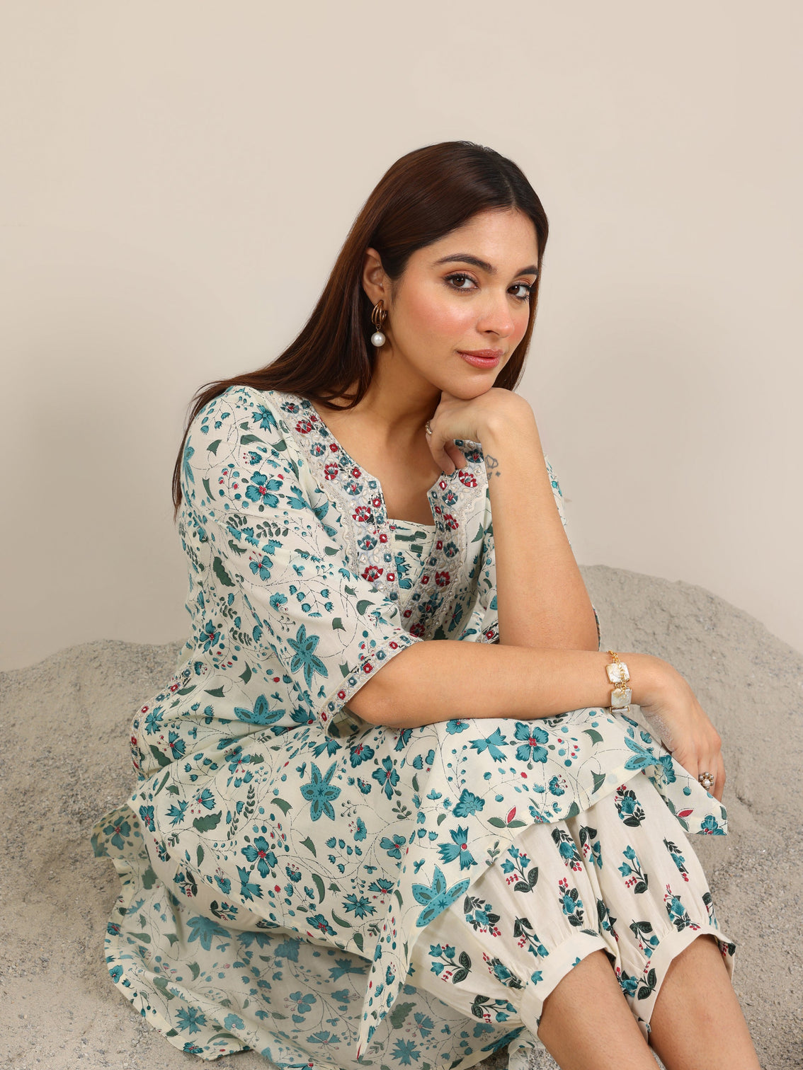 Mameraa Off White Printed Cotton Straight Kurta Set