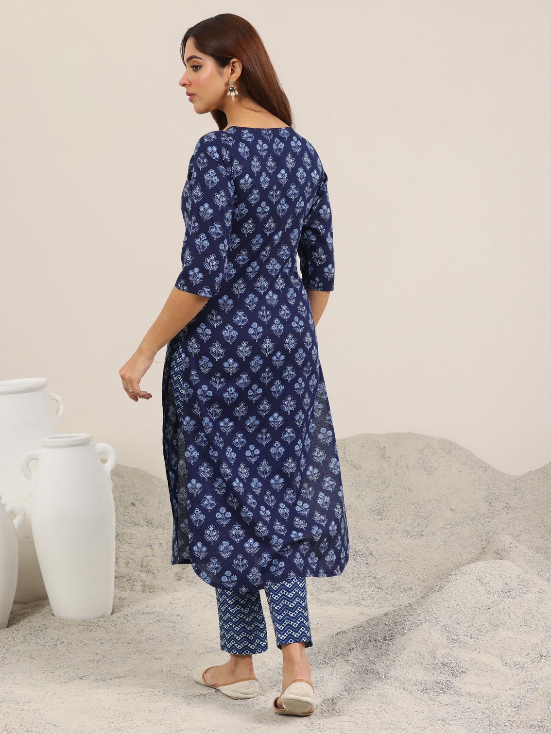 Mameraa Blue Printed Cotton Straight Kurta Set
