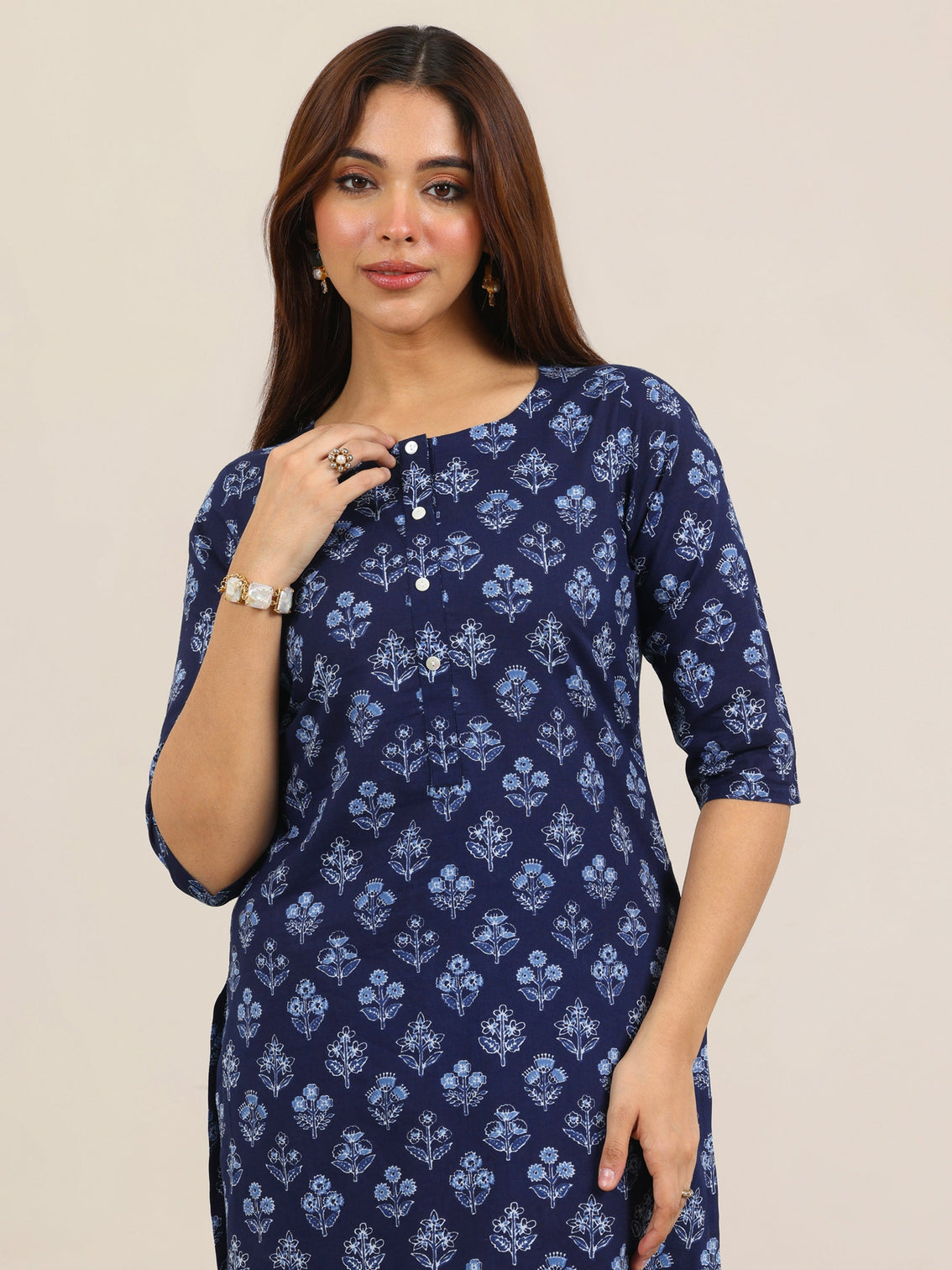 Mameraa Blue Printed Cotton Straight Kurta Set