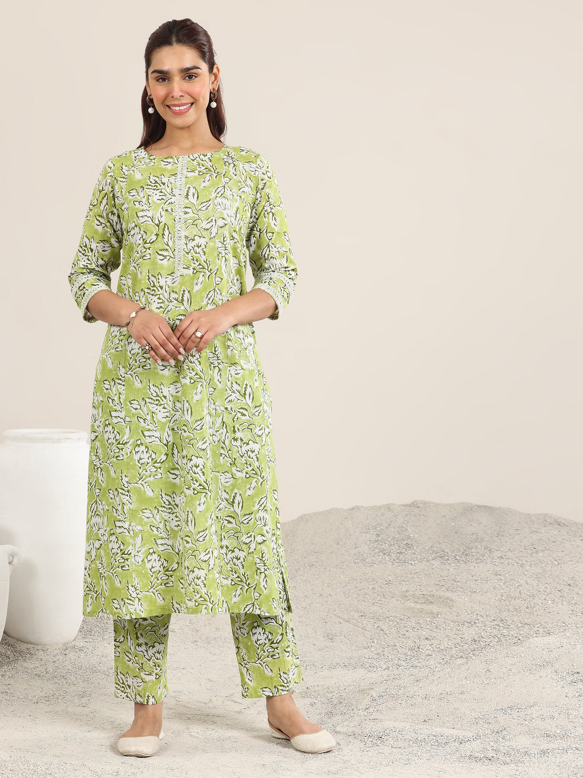Mameraa Green Printed Cotton Straight Kurta Set