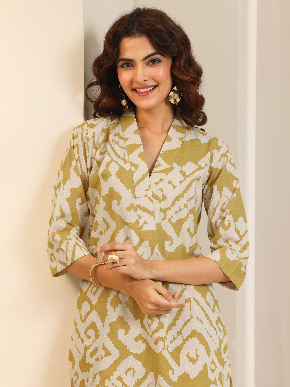 Mameraa Mustard Printed Cotton Blend Straight Kurta Set