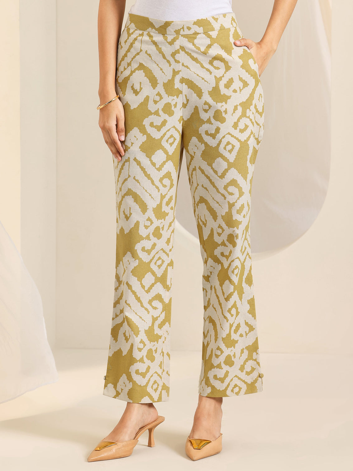 Mameraa Mustard Printed Cotton Blend Straight Kurta Set